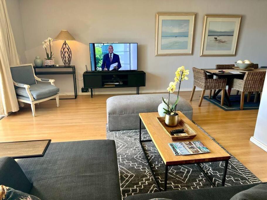 Parama 003 Secure, Luxurious Waterfront Apartment Le Cap Extérieur photo