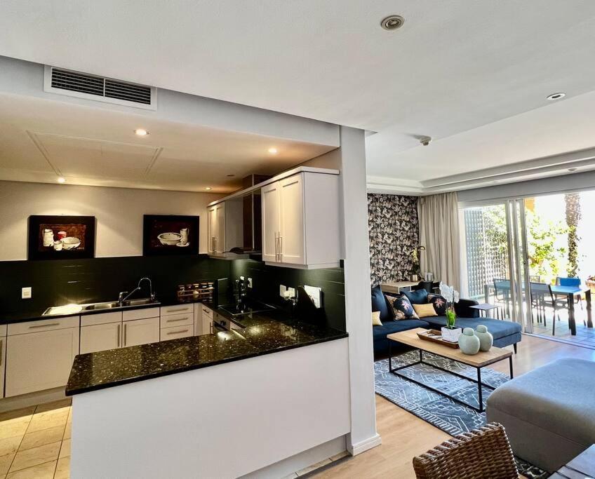 Parama 003 Secure, Luxurious Waterfront Apartment Le Cap Extérieur photo